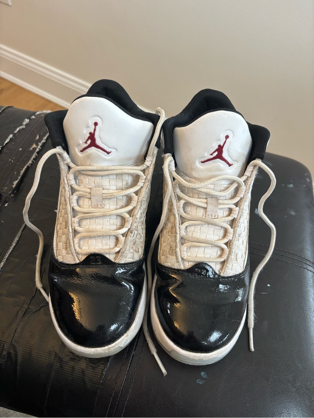 Jordan Max Aura 2 Mid GS Kids 6.5Y BLK/WHT/RED CN8094-102